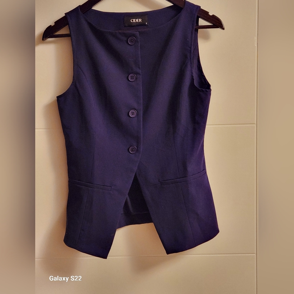 Chico's Navy Sleeveless Blazer
